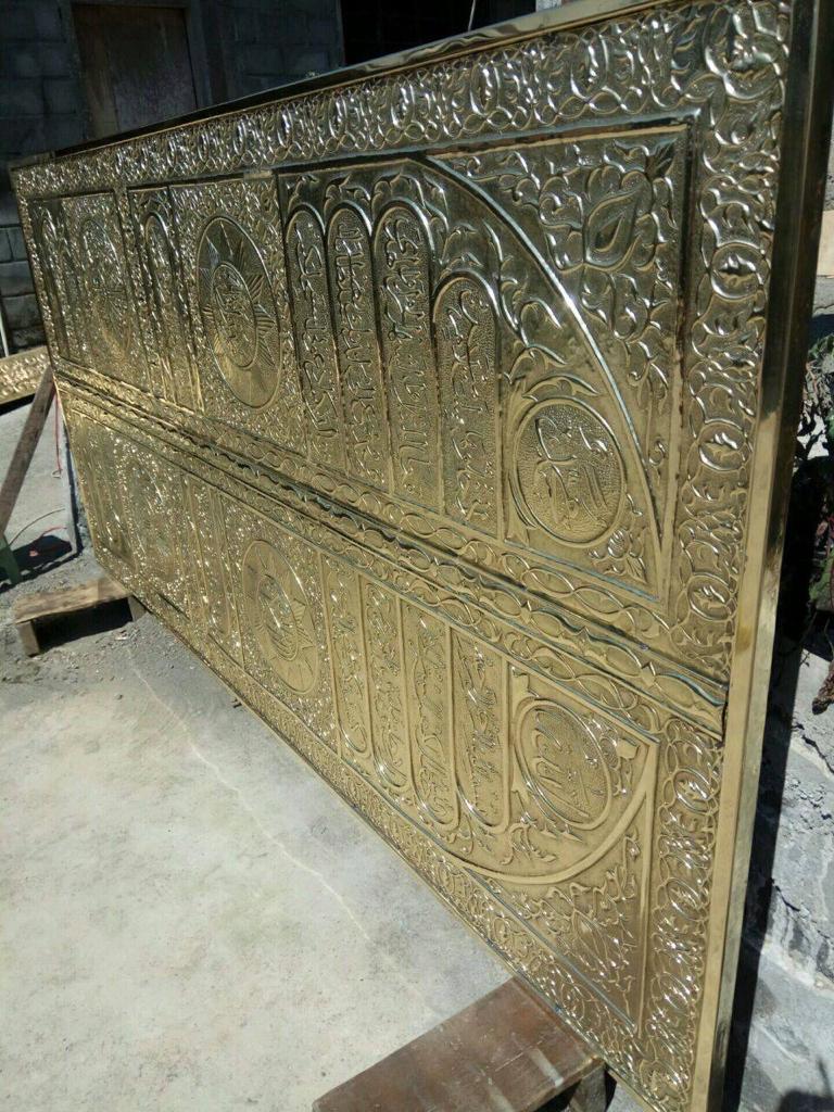 pintu ka'bah kuningan