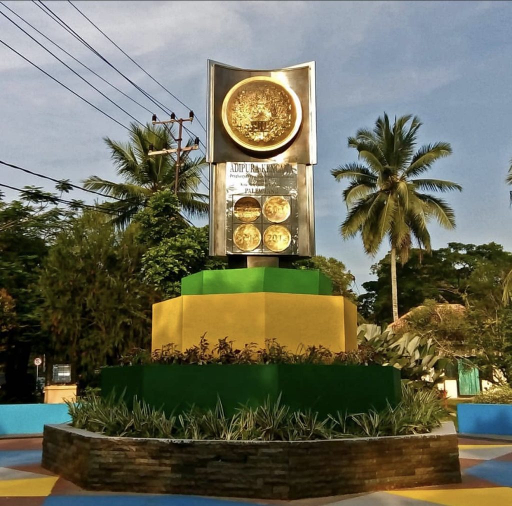 Tugu Adipura Kuningan Tembaga