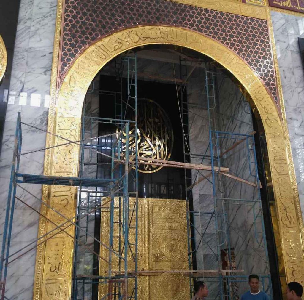 mihrab masjid kuningan