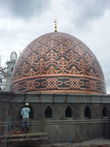 kubah masjid tembaga kuningan